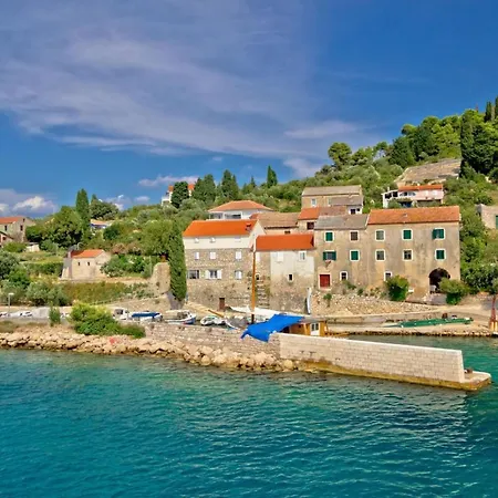 Apartament In With Sea View, Balcony, Air Conditioning, Wi-fi