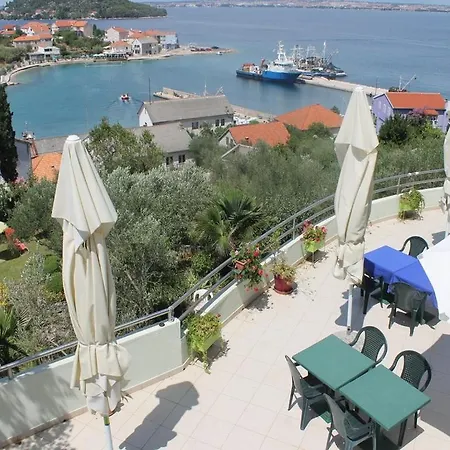 In With Sea View, Balcony, Air Conditioning, Wi-fi *