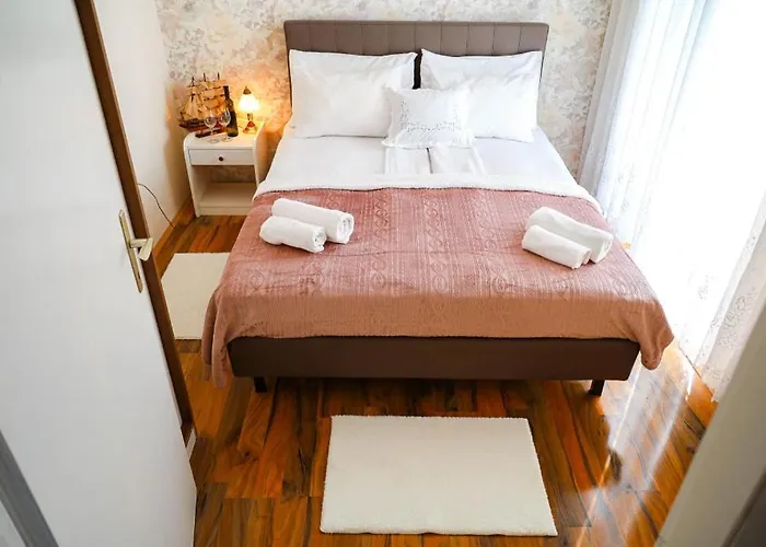 Apartament In With Sea View, Balcony, Air Conditioning, Wi-fi Kali