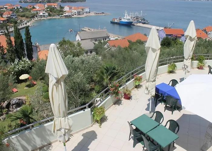 In With Sea View, Balcony, Air Conditioning, Wi-fi *