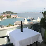 In With Sea View, Balcony, Air Conditioning, Wi-fi